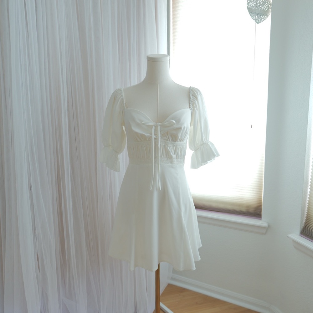 Eggie Elegant White Puff Sleeve Mini Dress